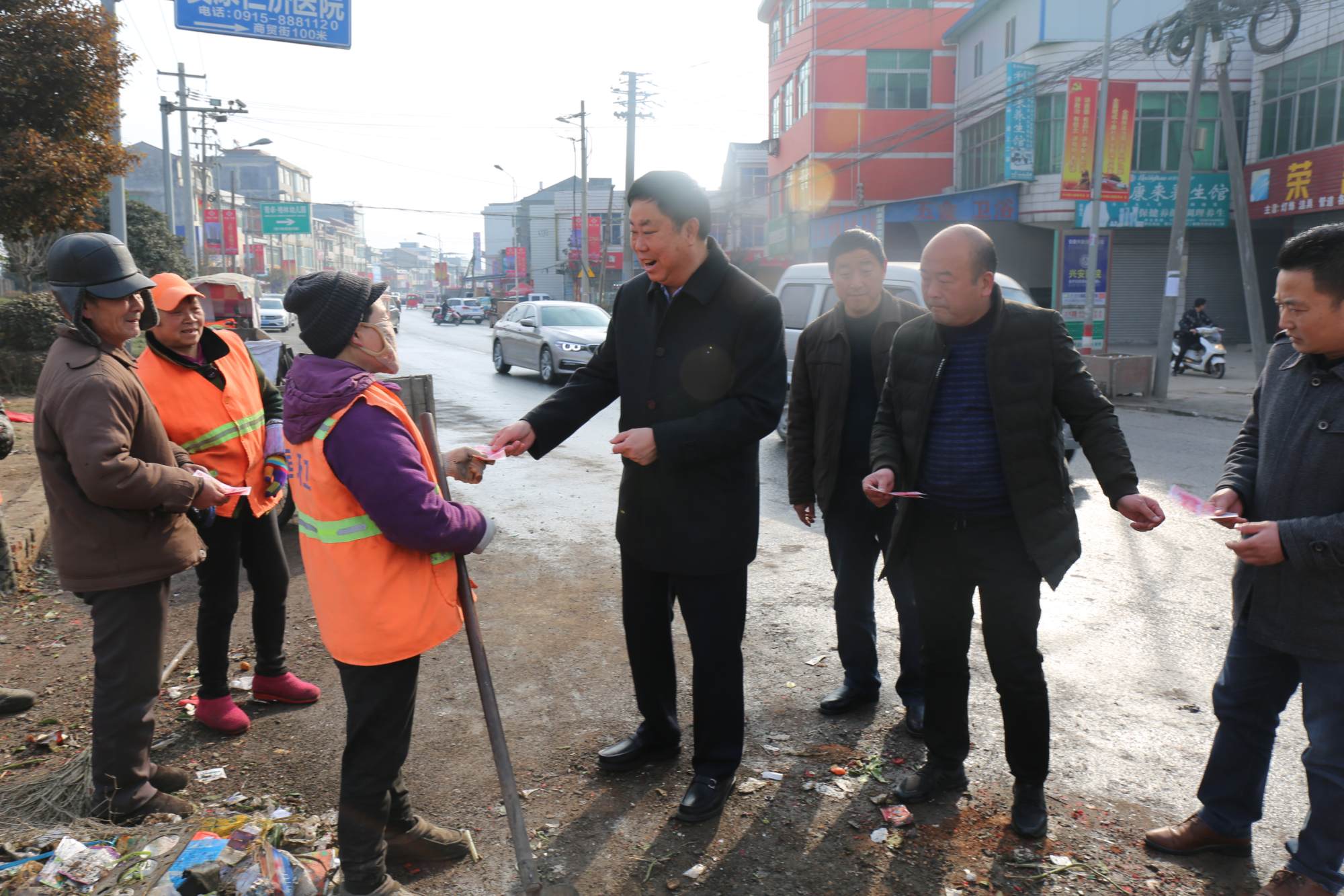 刘全生,张修才慰问一线干警,干部职工-安康市恒口示